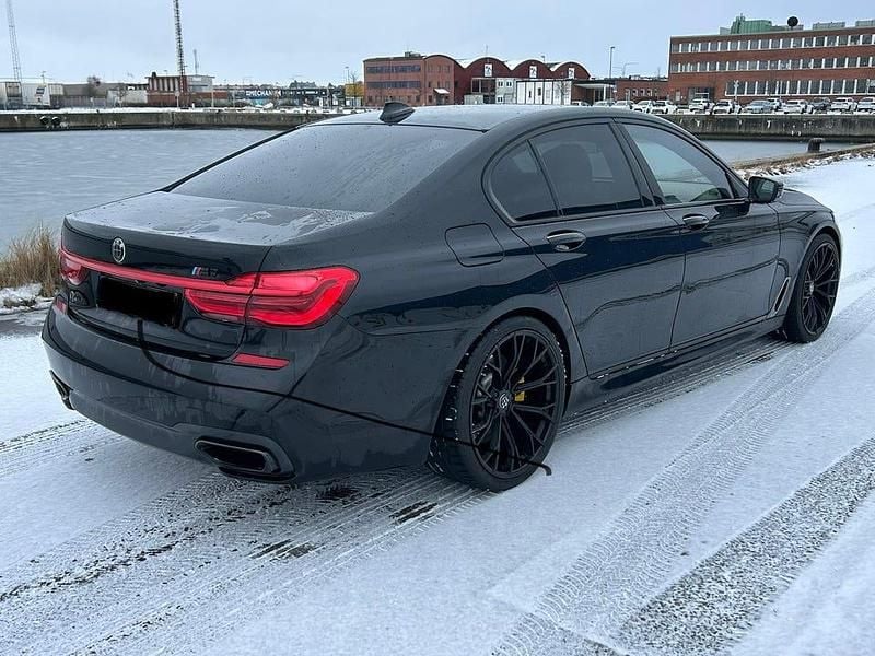 Begagnad BMW 750 535 HK (393 kW) 2016 Sedan