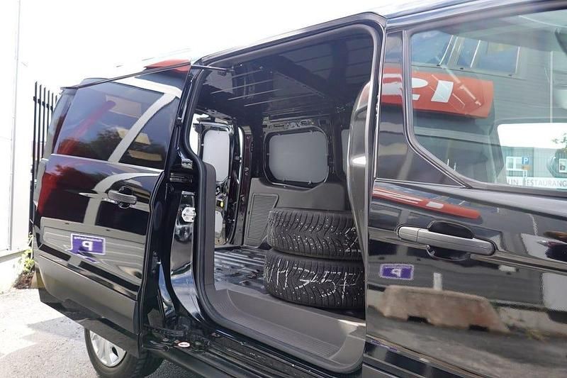 Begagnad Ford Transit Connect 101 HK (74 kW) 2020 Svart Minibuss