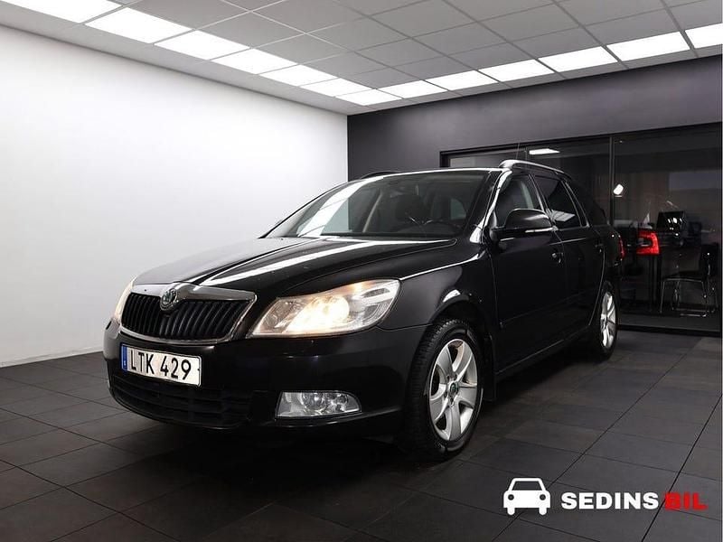 Begagnad Skoda Octavia 106 HK (77 kW) 2012 Svart