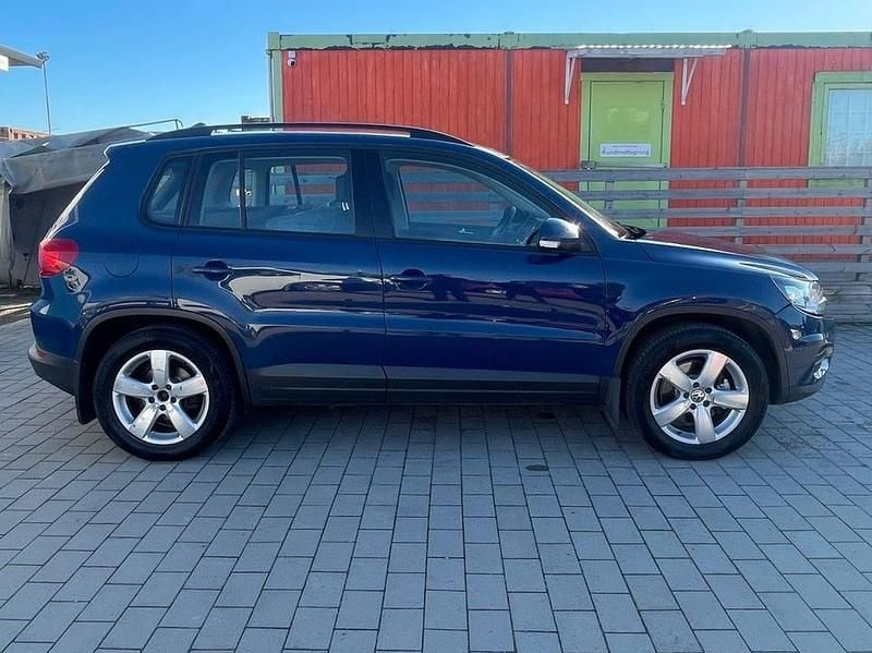 Begagnad VW Tiguan S 140 HK (102 kW) 2012 Mörkblå (blå) SUV