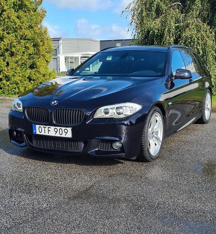 Svart Begagnad 2012 BMW 520 M Sport Kombi | 110 000 kr (Lite dyr) - Bild 1/4