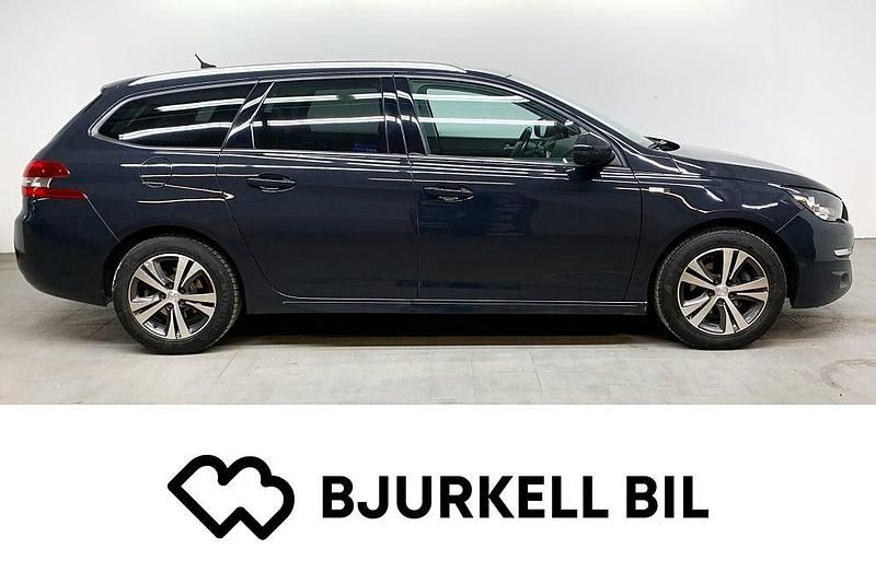 Grå Begagnad 2017 Peugeot 308 SW Active Kombi | 109 900 kr - Bild 1/4