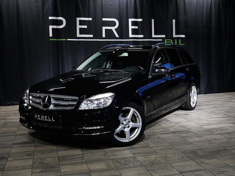 Obsidiansvart metallic Begagnad 2011 Mercedes C220 Avantgarde Kombi | 109 000 kr (Marknadspris) - Bild 1/4