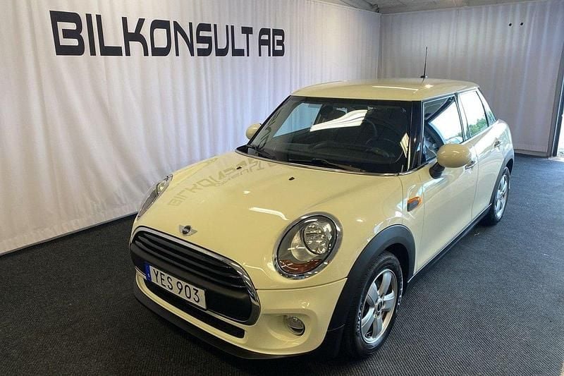 Vit Begagnad 2016 Mini ONE Pepper Halvkombi | 95 000 kr (Marknadspris) - Bild 1/4
