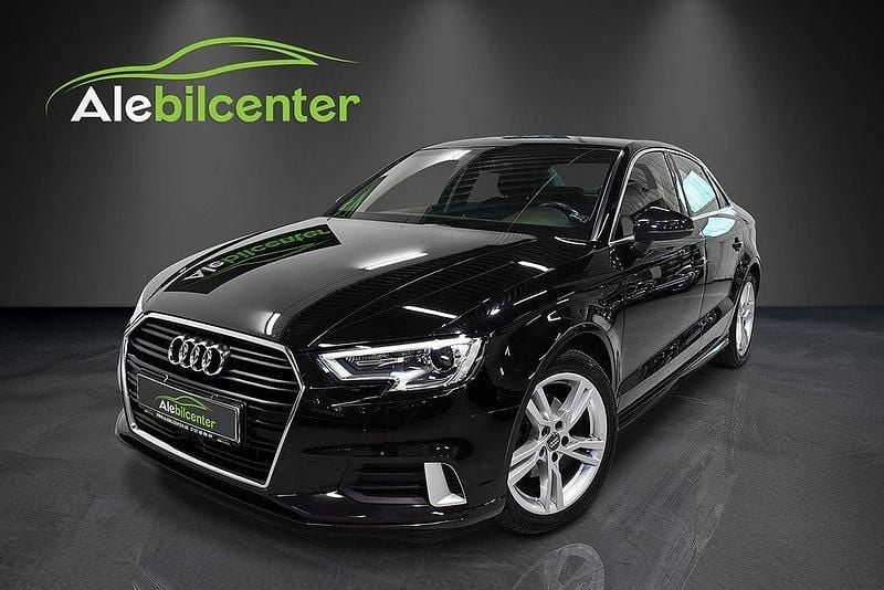 Svart Begagnad 2017 Audi A3 Comfort Sedan | 159 900 kr (Marknadspris) - Bild 1/4