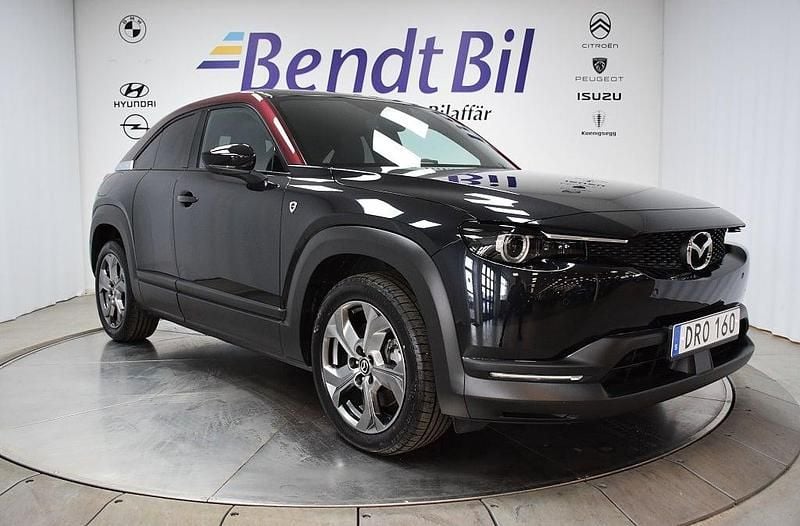 Svart Begagnad 2023 Mazda MX30 SUV | 299 800 kr (Marknadspris) - Bild 1/3