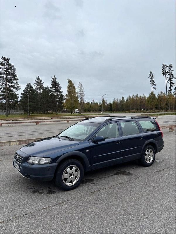 Blå Begagnad 2001 Volvo XC70 SUV | 33 000 kr (Marknadspris) - Bild 1/4