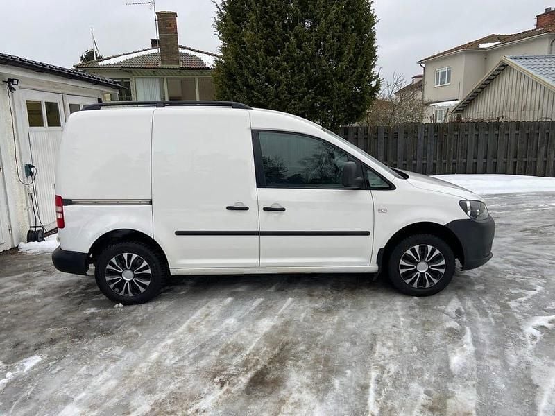 Begagnad VW Caddy 75 HK (55 kW) 2015 Vit Minibuss