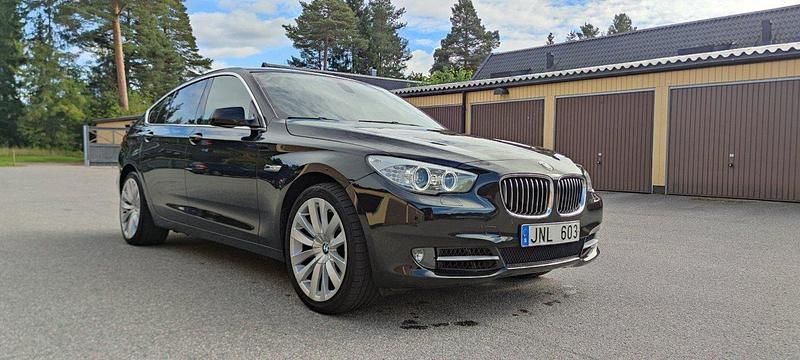 Svart Begagnad 2010 BMW 535 Gran Turismo Halvkombi | 142 000 kr - Bild 1/4