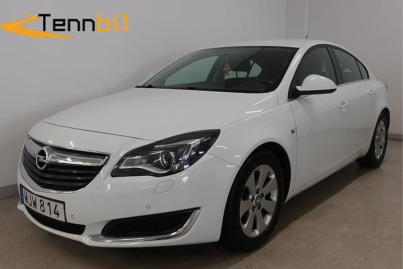 Vit Begagnad 2017 Opel Insignia Edition Halvkombi | 109 900 kr (Marknadspris) - Bild 1/4