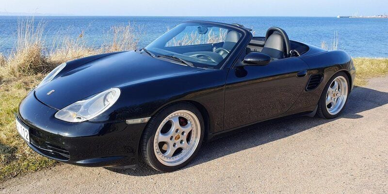 Svart Begagnad 2004 Porsche 986 Boxster Cab | 179 000 kr - Bild 1/4