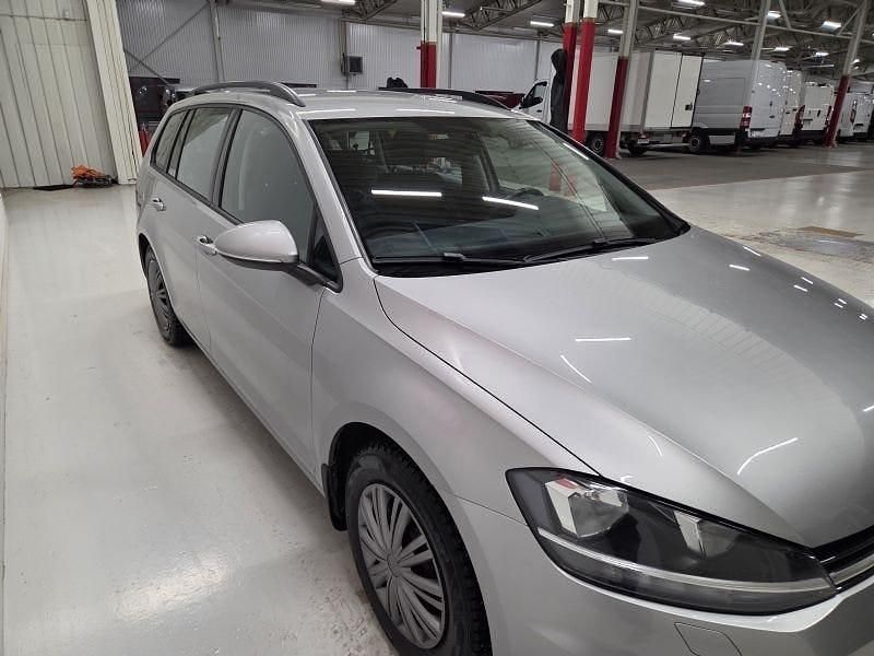 Begagnad VW Golf VII 116 HK (85 kW) 2017 Silver Kombi