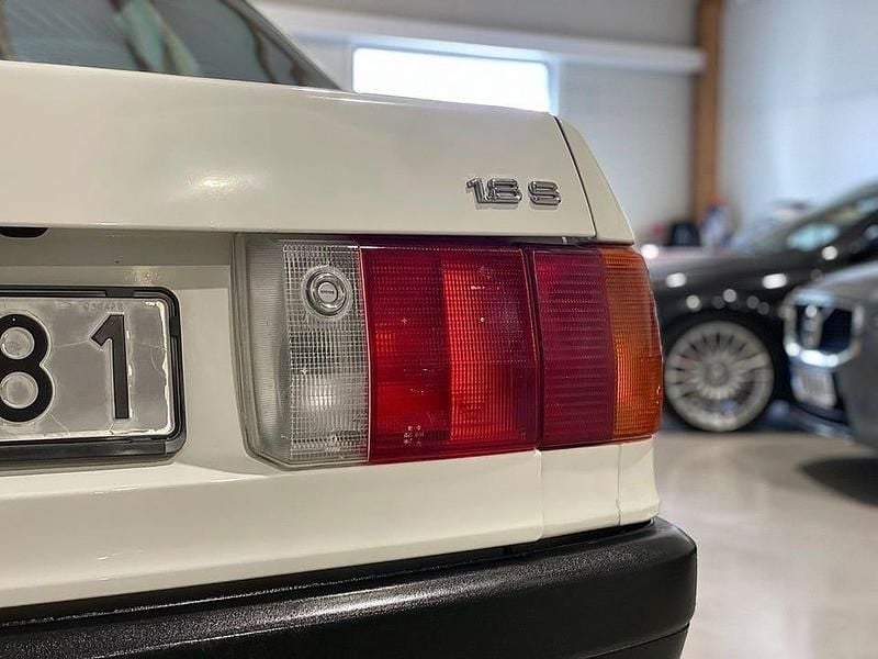 Begagnad Audi 80 Sport 90 HK (66 kW) 1988 Vit Sedan