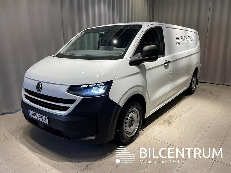 Vit Begagnad 2025 VW Transporter Van | 489 000 kr (Marknadspris) - Bild 1/4