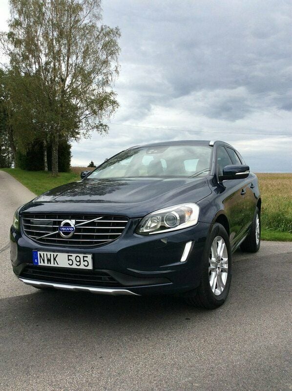 Begagnad Volvo XC60 Summum 215 HK (158 kW) 2013 Blå SUV