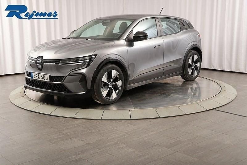 Grå Begagnad 2023 Renault Mégane Equilibre Kombi | 194 800 kr (Bra pris) - Bild 1/4