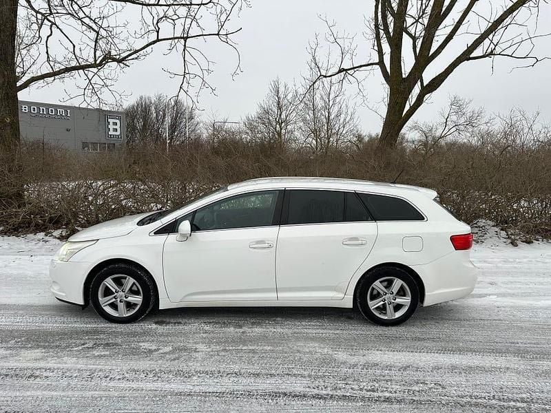 Begagnad Toyota Avensis 147 HK (108 kW) 2011 Kombi