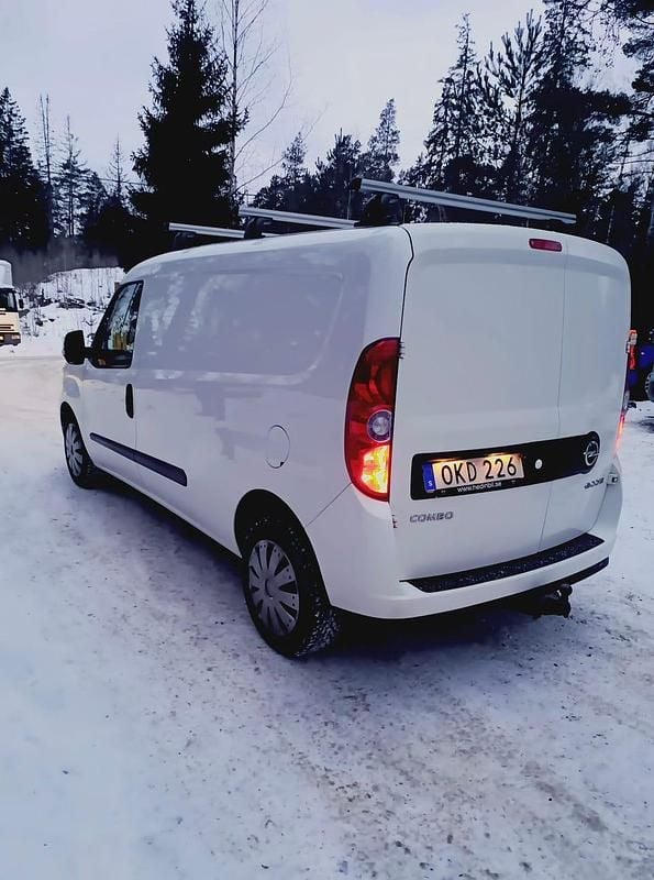 Begagnad Opel Combo 95 HK (69 kW) 2018 Minibuss