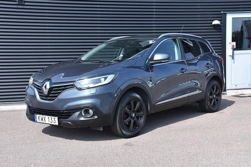 Grå Begagnad 2015 Renault Kadjar Bose Edition SUV | 109 900 kr (Marknadspris) - Bild 1/4