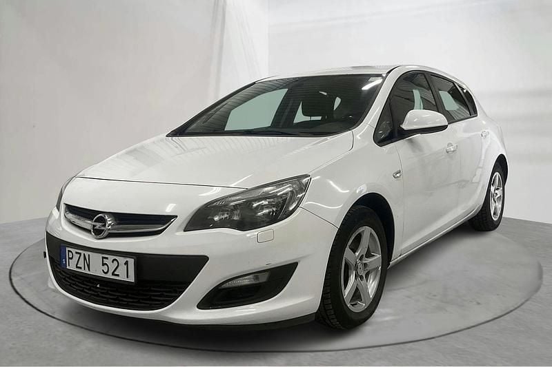 Vit Begagnad 2013 Opel Astra | 48 000 kr (Marknadspris) - Bild 1/4
