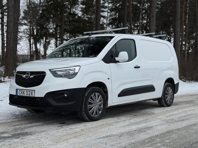 Begagnad Opel Combo 102 HK (75 kW) 2020 Vit Minibuss