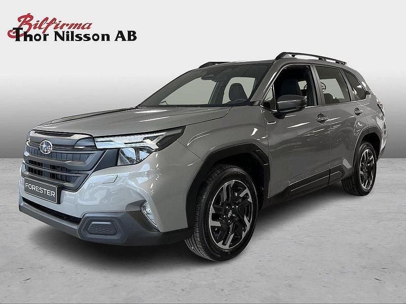 Grå Ny 2024 Subaru Forester SUV | 408 400 kr (Bra pris) - Bild 1/4