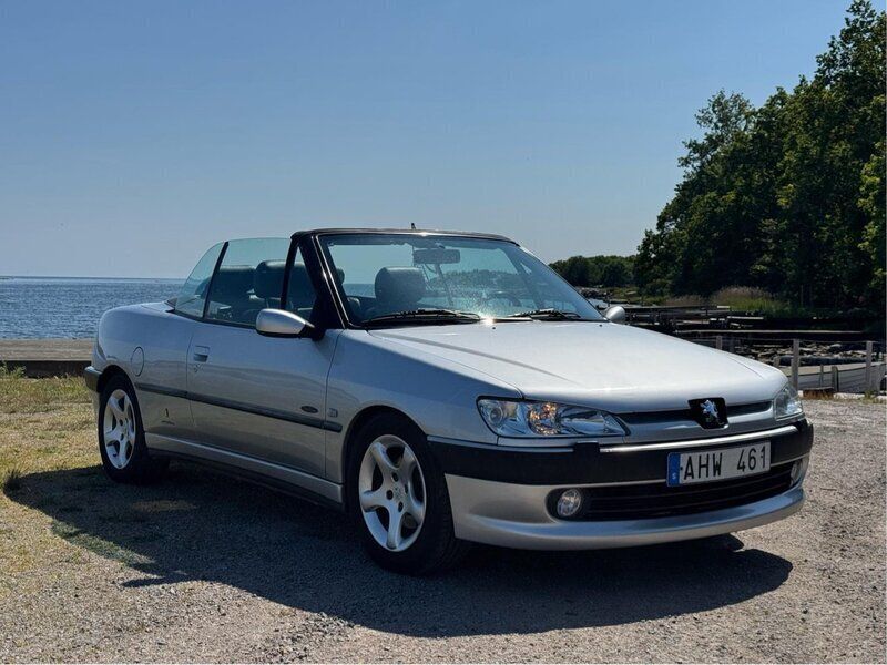 Grå Begagnad 2001 Peugeot 306 Cabriolet Cab | 33 000 kr - Bild 1/4