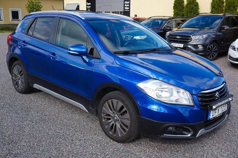 Blå Begagnad 2015 Suzuki SX4 S-Cross SUV | 99 900 kr (Marknadspris) - Bild 1/4