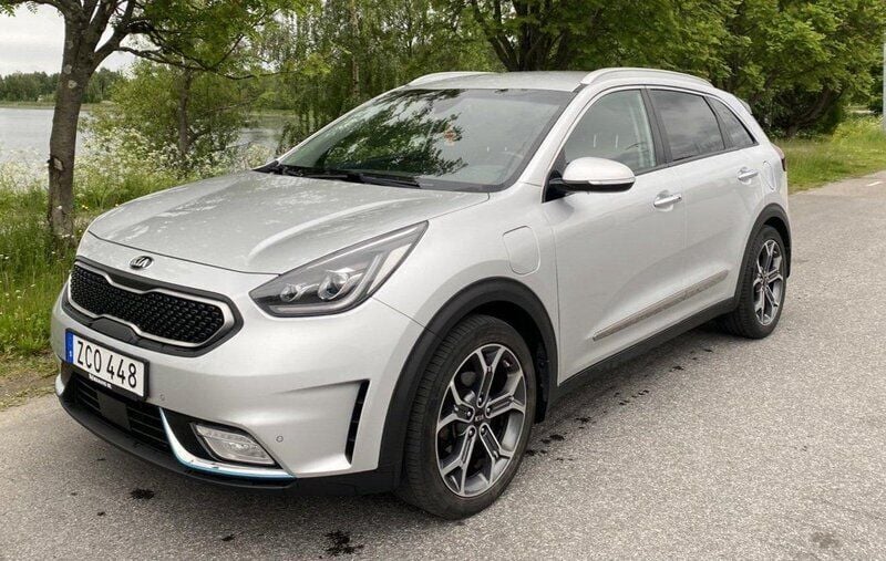 Grå Begagnad 2018 Kia Niro Advance SUV | 130 000 kr (Bra pris) - Bild 1/4