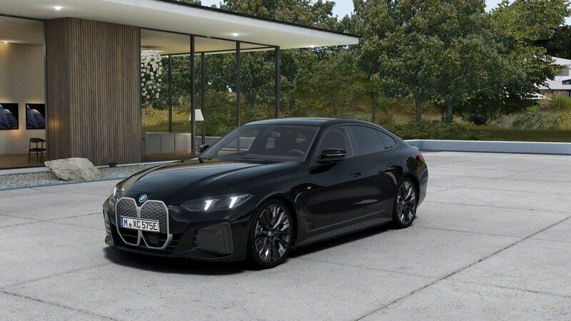 Svart Ny 2025 BMW i4 M Sport Sedan | 695 000 kr (Marknadspris) - Bild 1/4