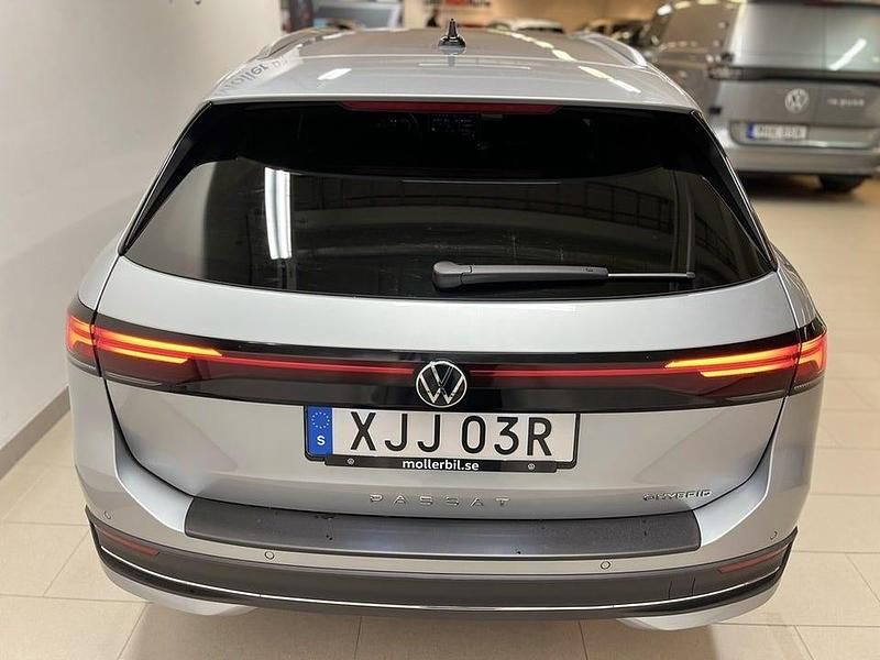 Ny VW Passat Business 150 HK (110 kW) 2025 Oyster silver metallic Kombi
