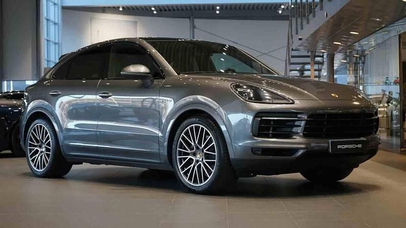 Grå Begagnad 2021 Porsche Cayenne SUV | 659 000 kr (Marknadspris) - Bild 1/1