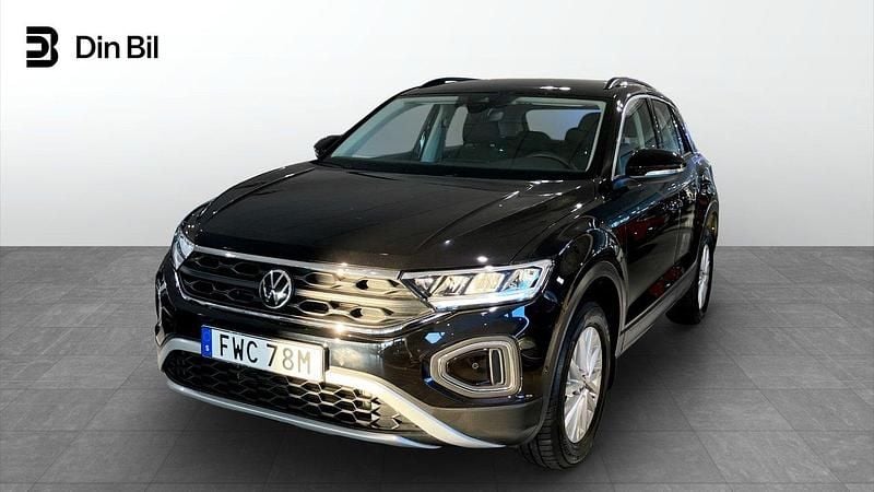 Svart Begagnad 2022 VW T-Roc SUV | 212 900 kr (Marknadspris) - Bild 1/4