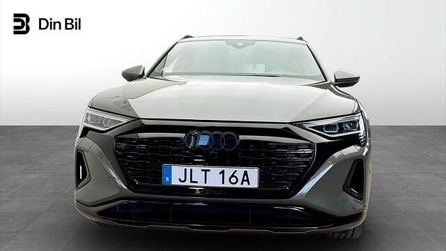 Begagnad Audi Q8 e-tron Proline 304 kW (414 HK) 2023 Chronosgrå metallic SUV