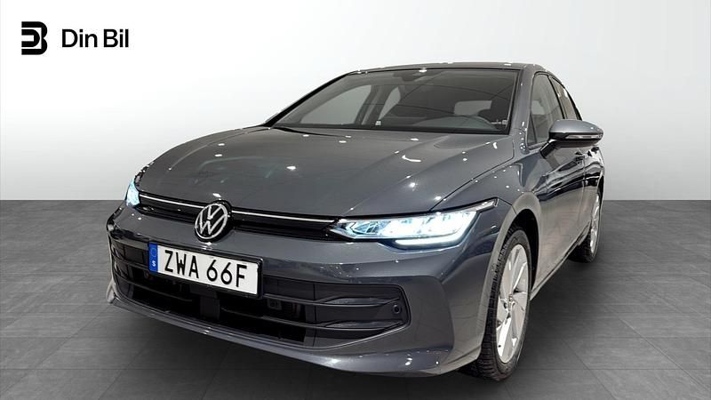 Dolphin grey metallic Begagnad 2024 VW Golf VIII Edition Kombi | 289 900 kr (Bra pris) - Bild 1/4