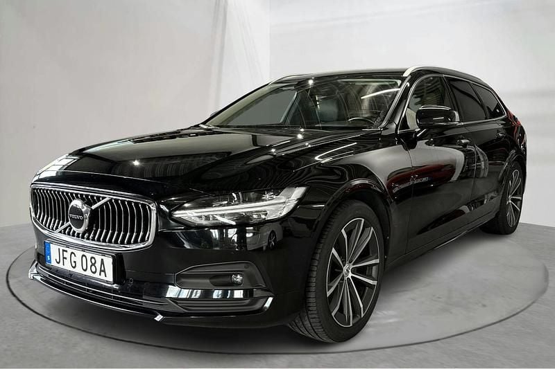 Svart Begagnad 2021 Volvo V90 Momentum Kombi | 300 000 kr (Marknadspris) - Bild 1/4