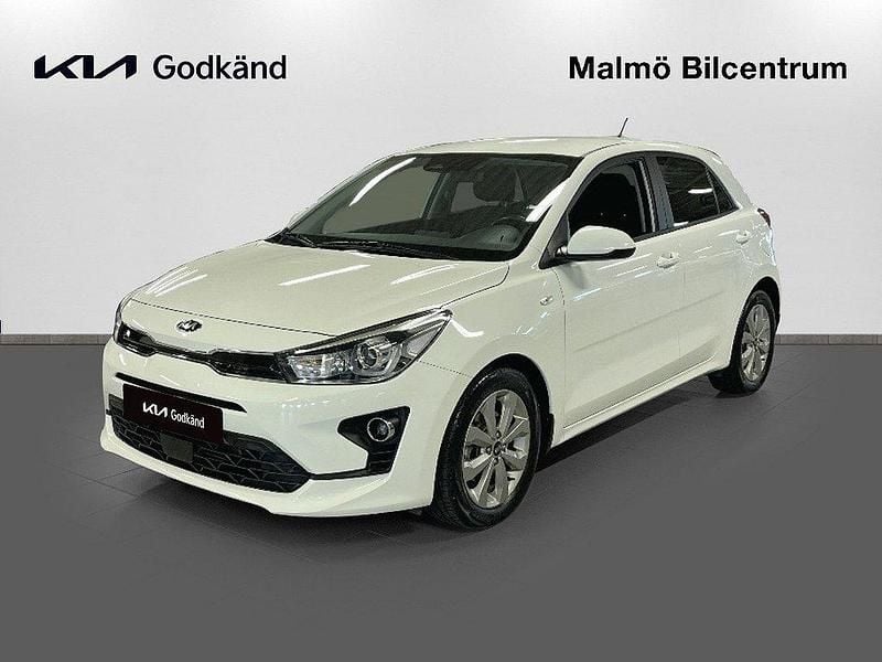 Vit Begagnad 2021 Kia Rio Advance Halvkombi | 169 900 kr (Marknadspris) - Bild 1/4