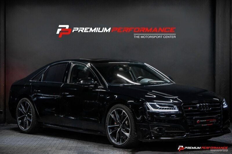 Svart (mytsvart metallic) Begagnad 2017 Audi S8 plus Design Sedan | 549 900 kr - Bild 1/4