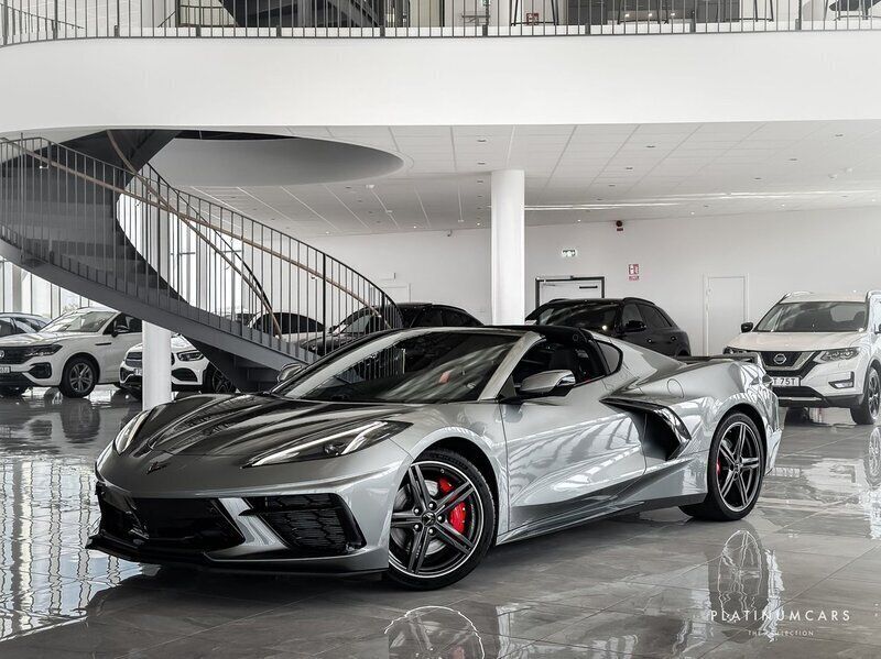 Grå Ny 2024 Chevrolet Corvette Stingray Sportkupé | 1 389 000 kr - Bild 1/4
