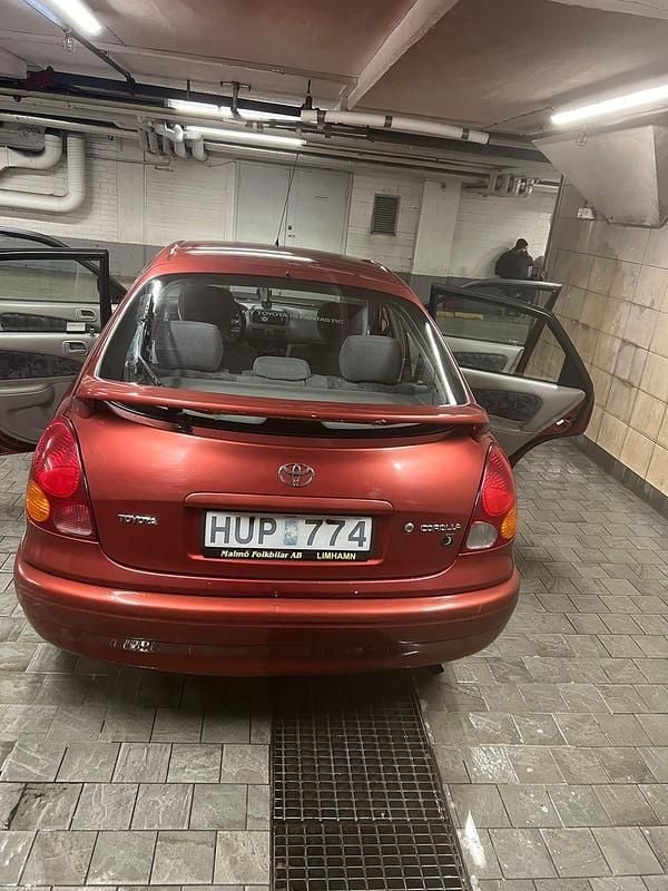 Begagnad Toyota Corolla 107 HK (78 kW) 1998 Halvkombi