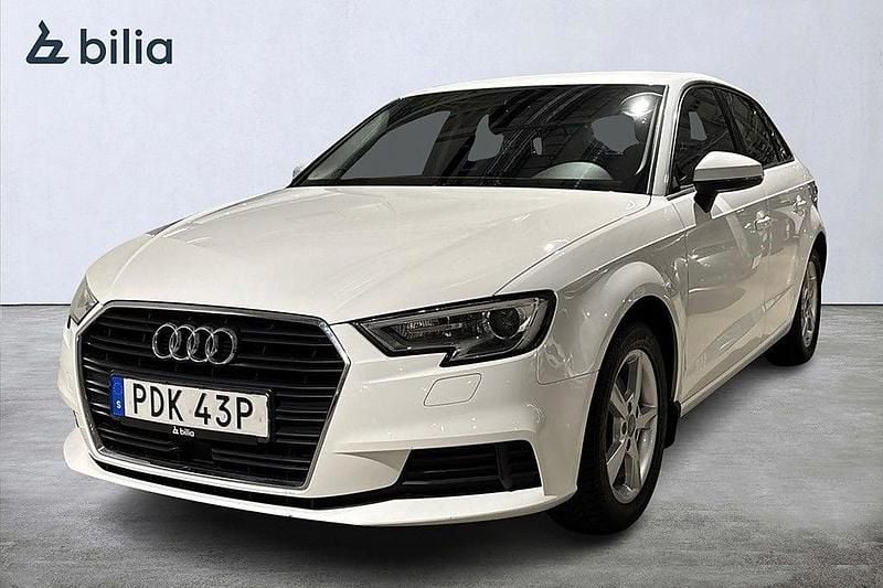 Vit Begagnad 2019 Audi A3 Sportback Proline Halvkombi | 169 000 kr (Bra pris) - Bild 1/4