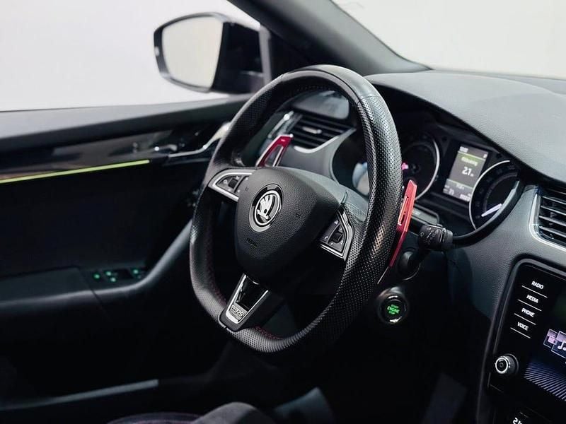 Begagnad Skoda Octavia RS 245 HK (180 kW) 2018 Svart Kombi