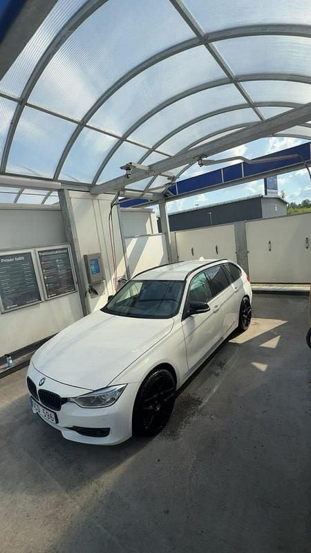 Begagnad BMW 320 184 HK (135 kW) 2014 Kombi