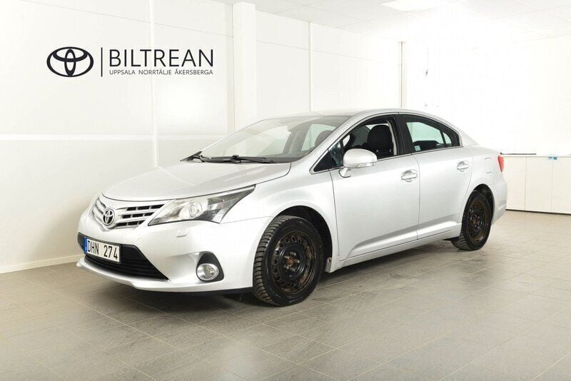 Silver Begagnad 2013 Toyota Avensis Business Edition Sedan | 144 900 kr (Lite dyr) - Bild 1/4