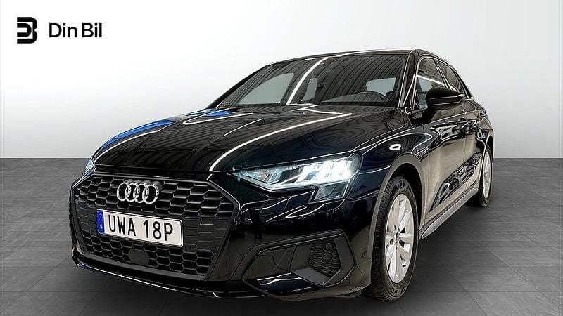 Svart Begagnad 2023 Audi A3 Sportback Proline Halvkombi | 254 000 kr (Marknadspris) - Bild 1/4