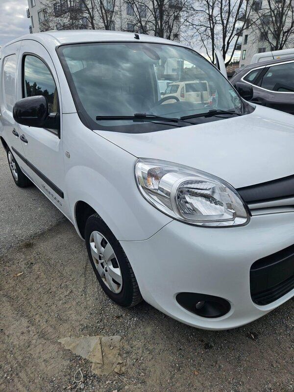 Vit Begagnad 2019 Renault Kangoo Minibuss | 85 000 kr (Bra pris) - Bild 1/4