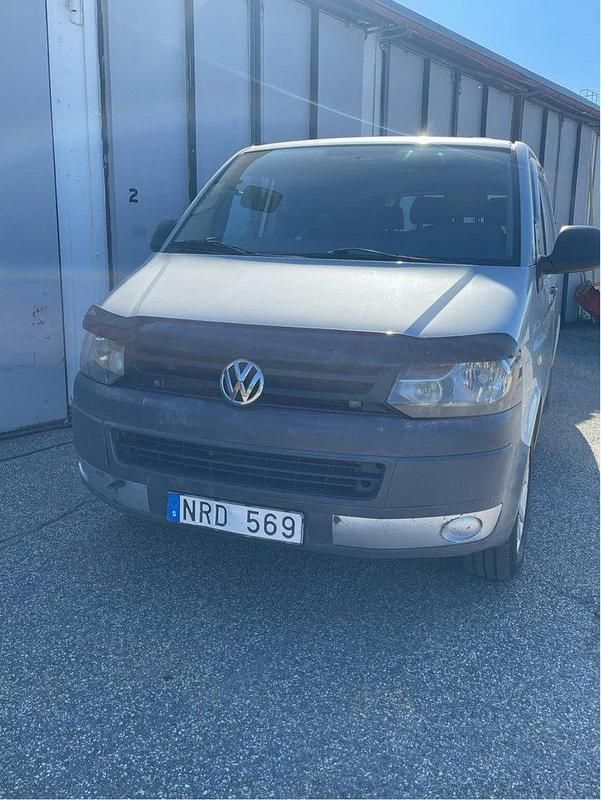 Silver Begagnad 2011 VW T5 Van | 115 000 kr (Marknadspris) - Bild 1/4