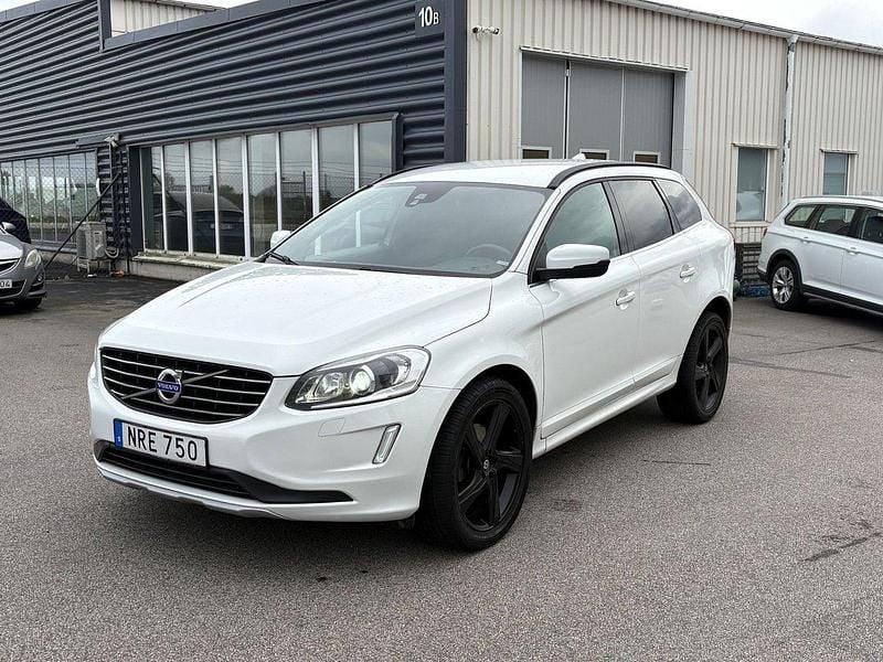 Vit Begagnad 2016 Volvo XC60 Momentum SUV | 129 900 kr (Superpris) - Bild 1/4