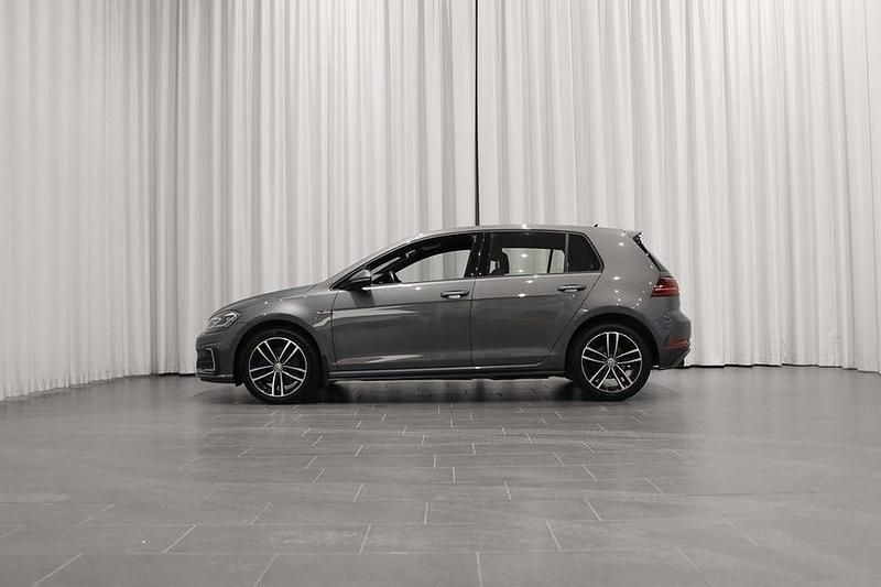 Begagnad VW Golf VII GTE 150 HK (110 kW) 2020 Indium grey metallic