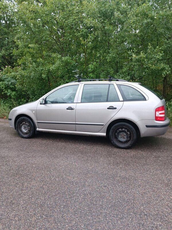Brun Begagnad 2007 Skoda Fabia Kombi | 25 000 kr (Marknadspris) - Bild 1/4